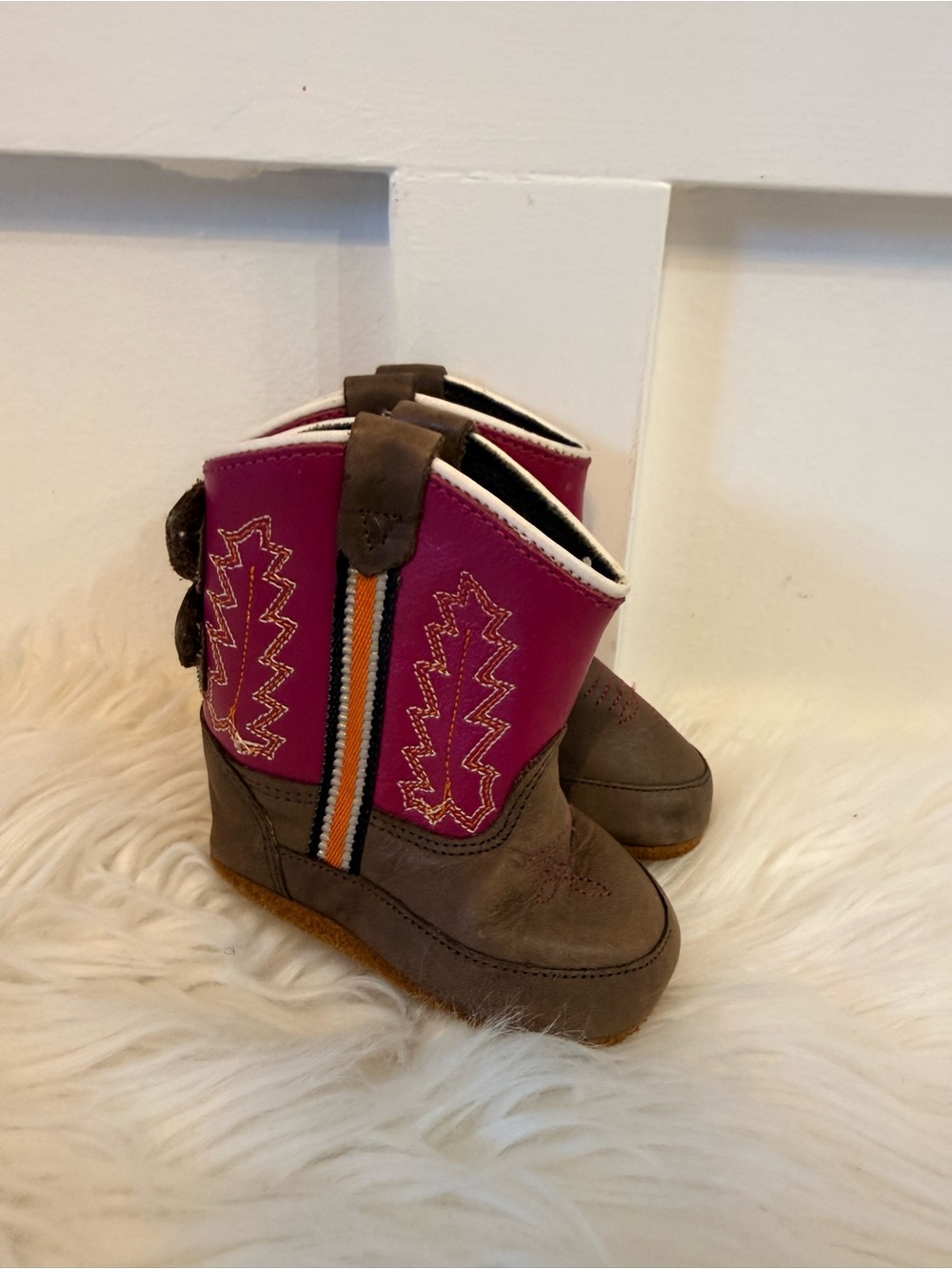 💫4/$25 • Old West Brown and Magenta Western Booties